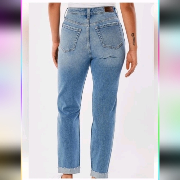 Hollister Womens Ultra High Rise Light Wash Mom Jean 13S/ 31 - Picture 2 of 15